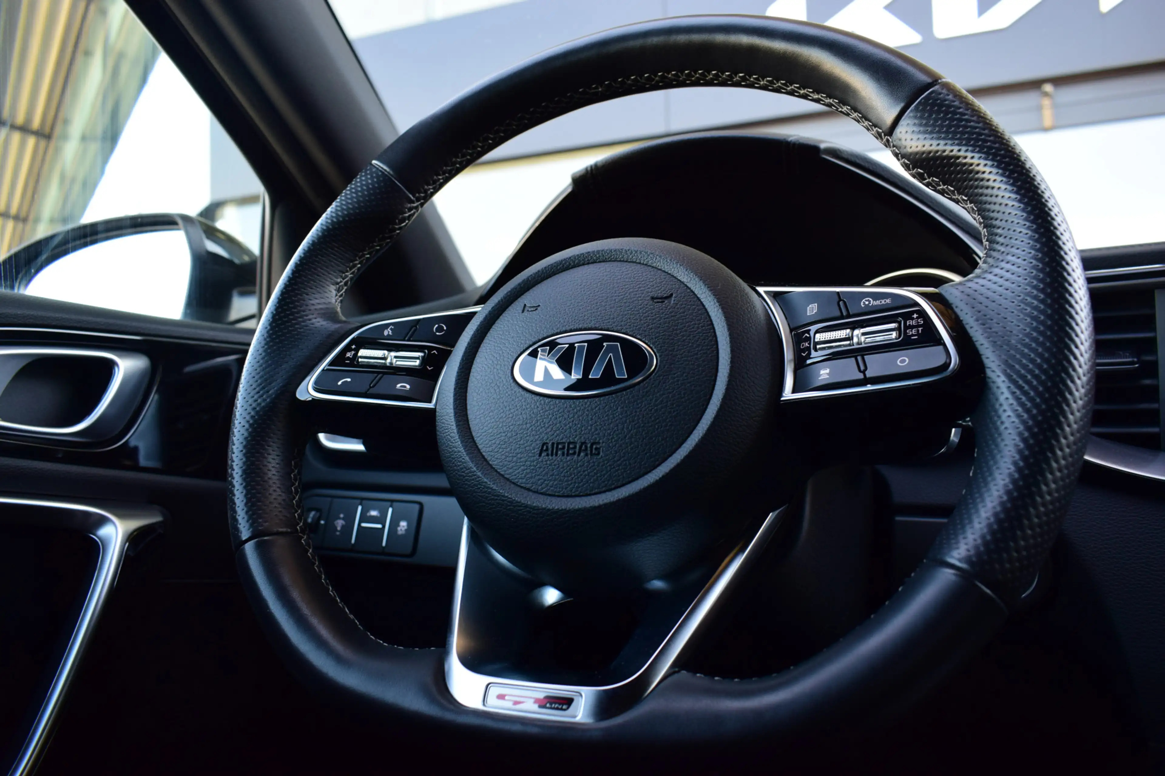 Kia Ceed SW / cee'd SW Sportswagon 1.5 T-GDi MHEV GT-Line Edition | Trekh — photo 14