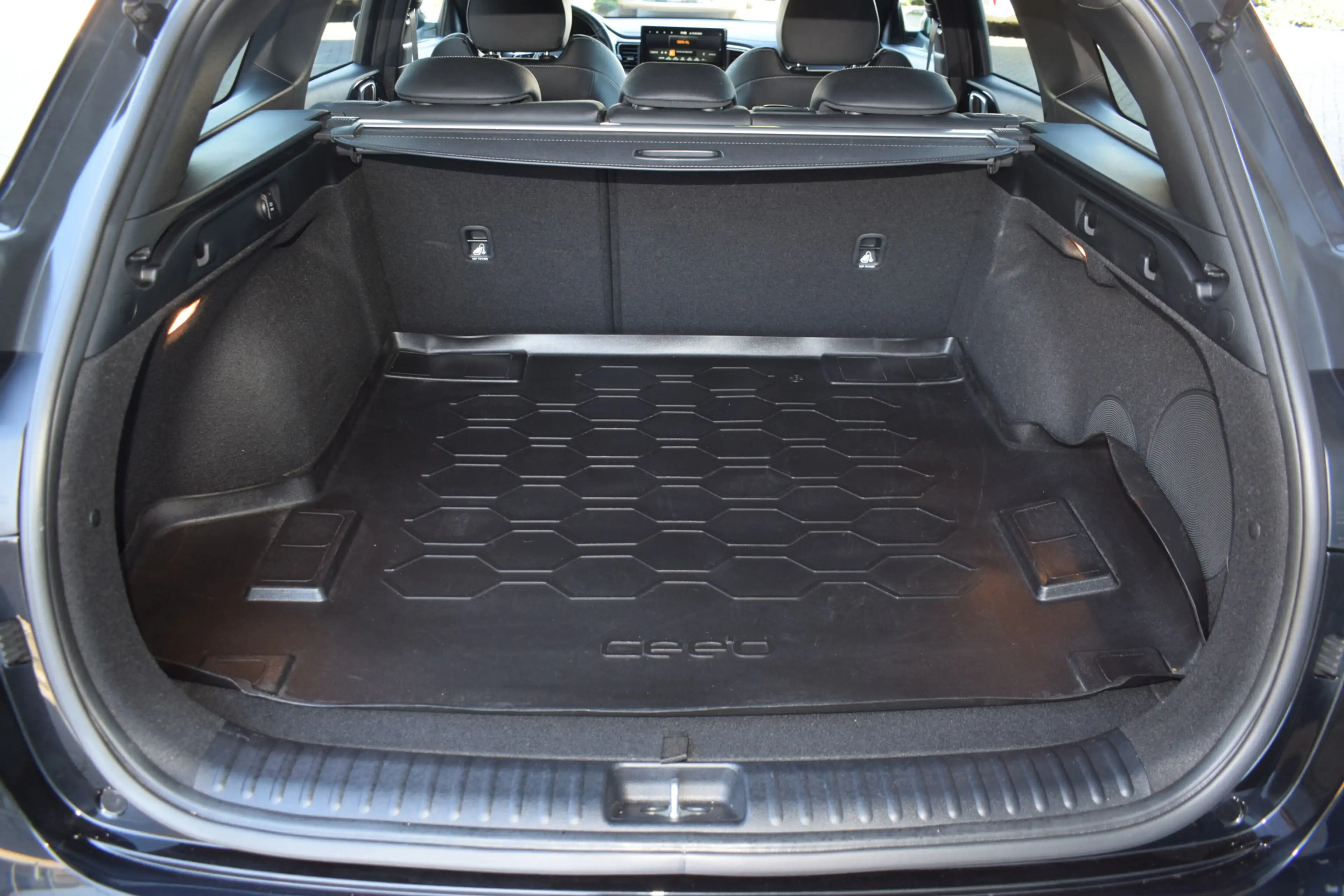Kia Ceed SW / cee'd SW Sportswagon 1.5 T-GDi MHEV GT-Line Edition | Trekh — photo 10