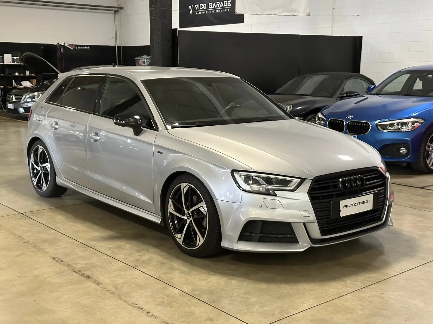 Audi A3 Sportback 35 1.5 tfsi Sline 150cv Zilver - 1