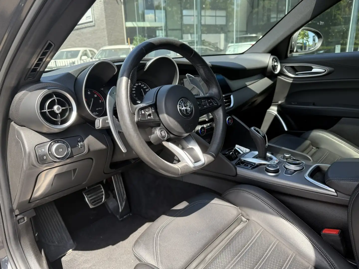 Alfa Romeo Giulia 2.0 T Q4 Veloce AWD 280PK | Panoramadak | ACC | Na Grau - 2