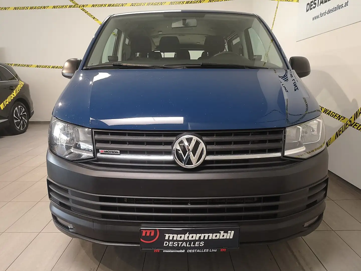 Volkswagen T6 Kombi LR 2,0 TDI 4Motion BMT Azul - 2
