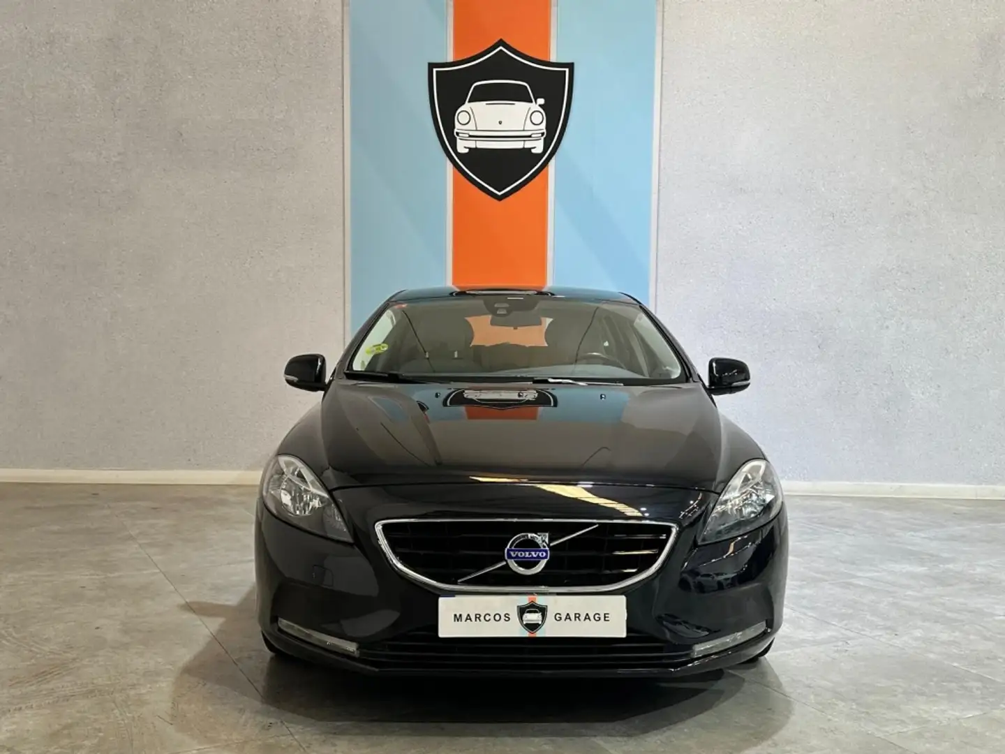 Volvo V40 D2 Momentum 115 Negro - 2