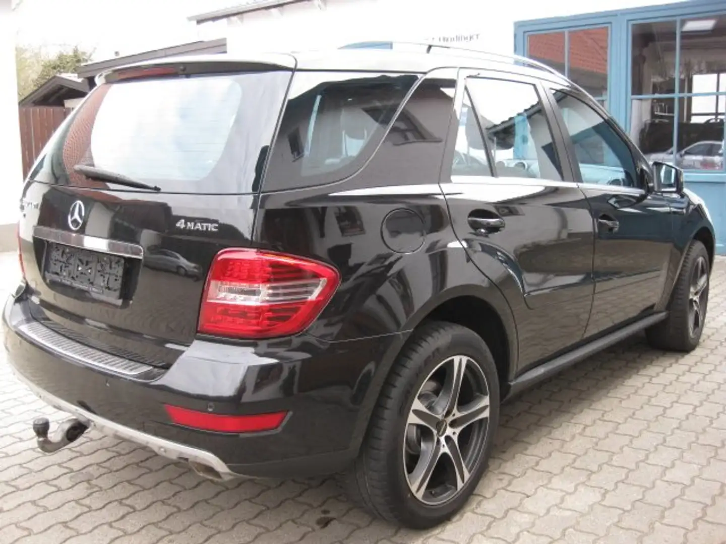 Mercedes-Benz ML 300 ML 300 CDI BlueEfficiency 4Matic (164.121) Schwarz - 2