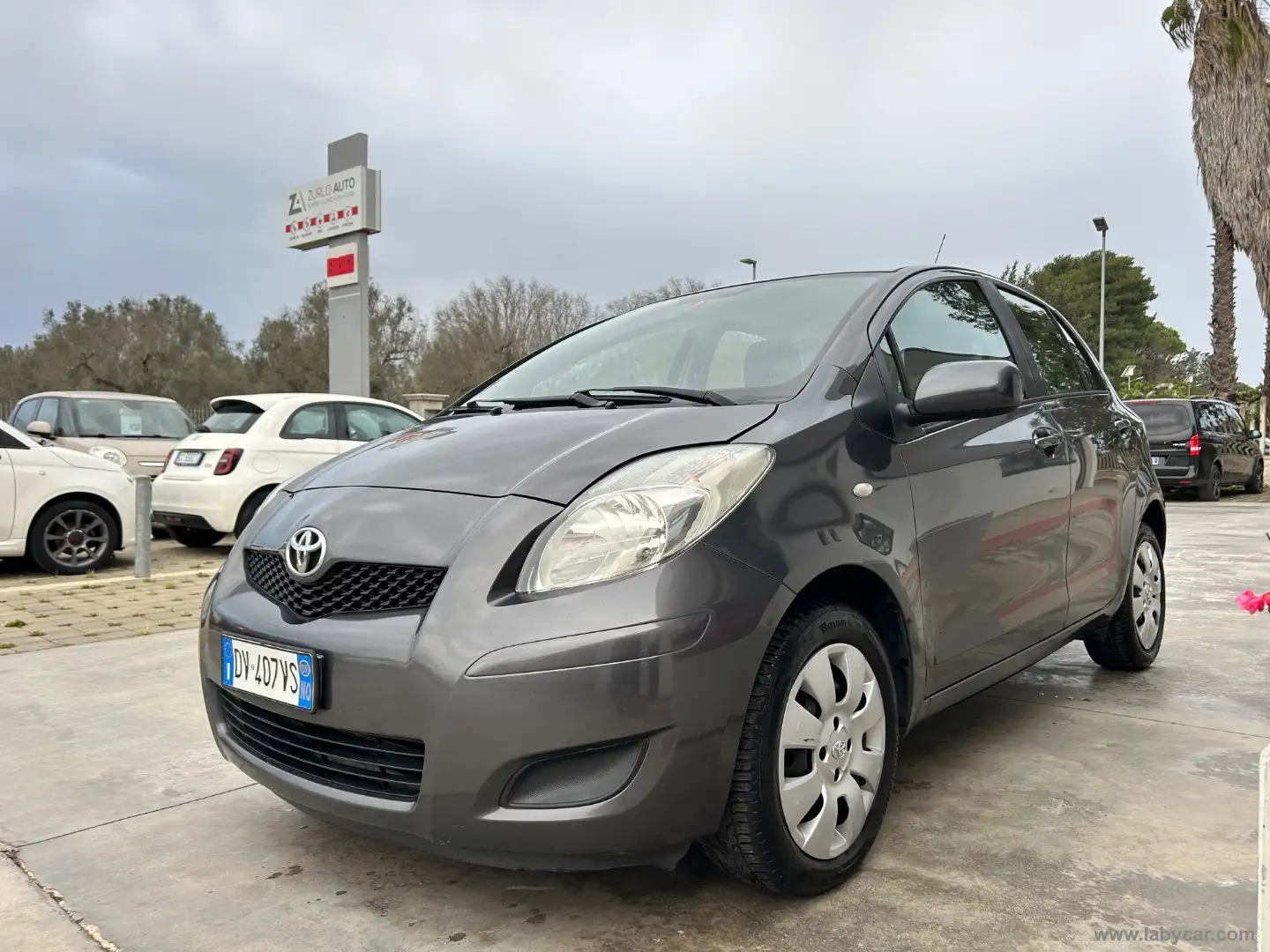 Toyota Yaris 1.0 5p. Sol Grigio - 1