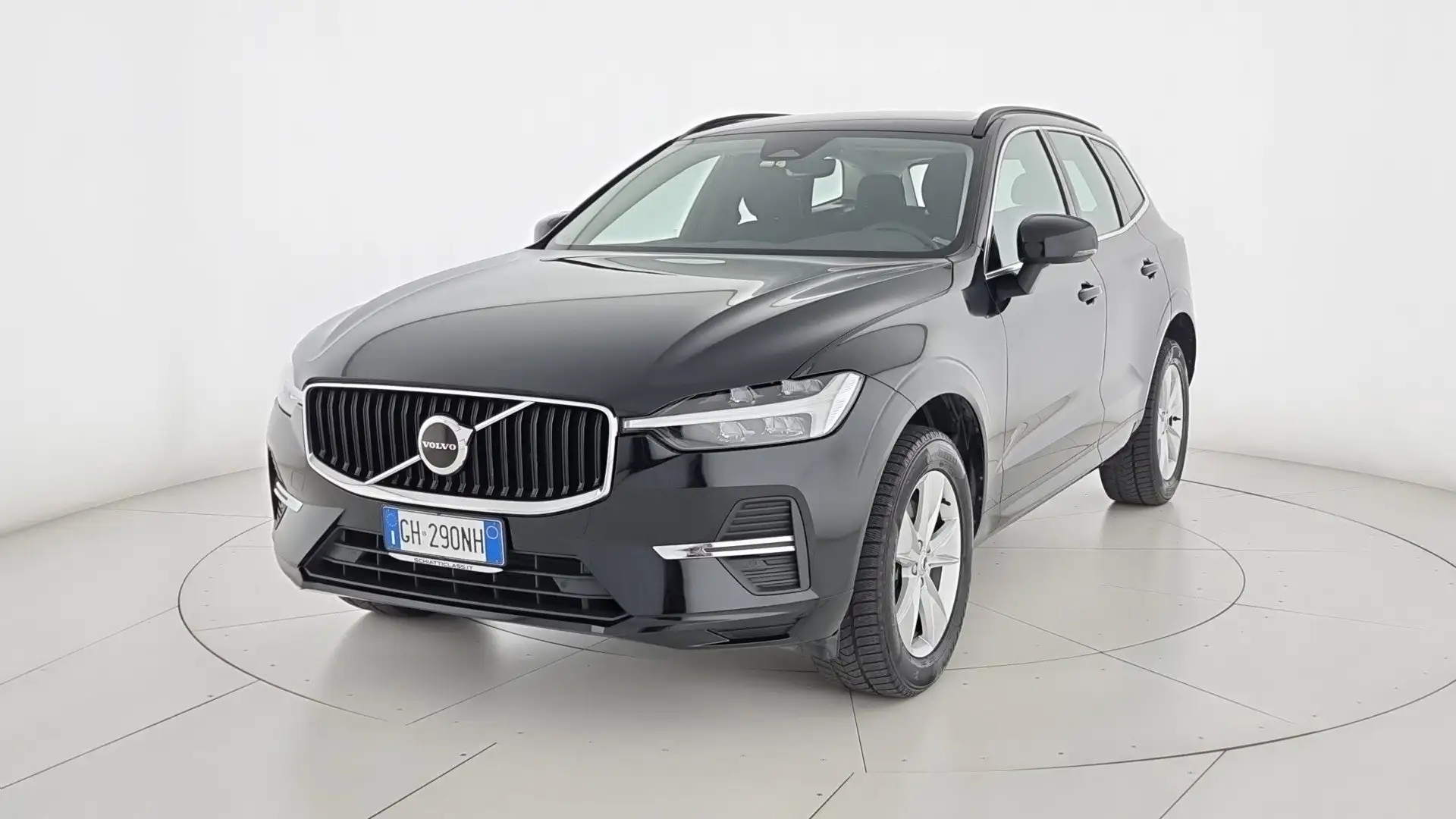Volvo XC60 B4 (d) AWD Geartronic Momentum Pro N1 Autocarro Nero - 1