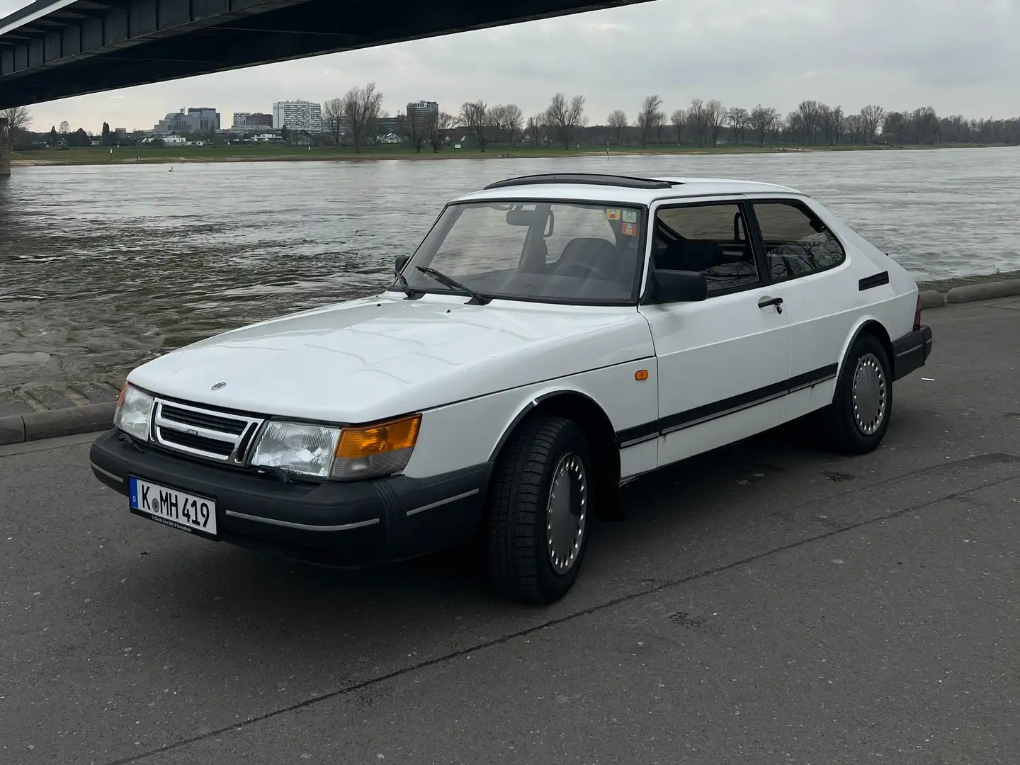 Saab 900 i Coupé Blanc - 1