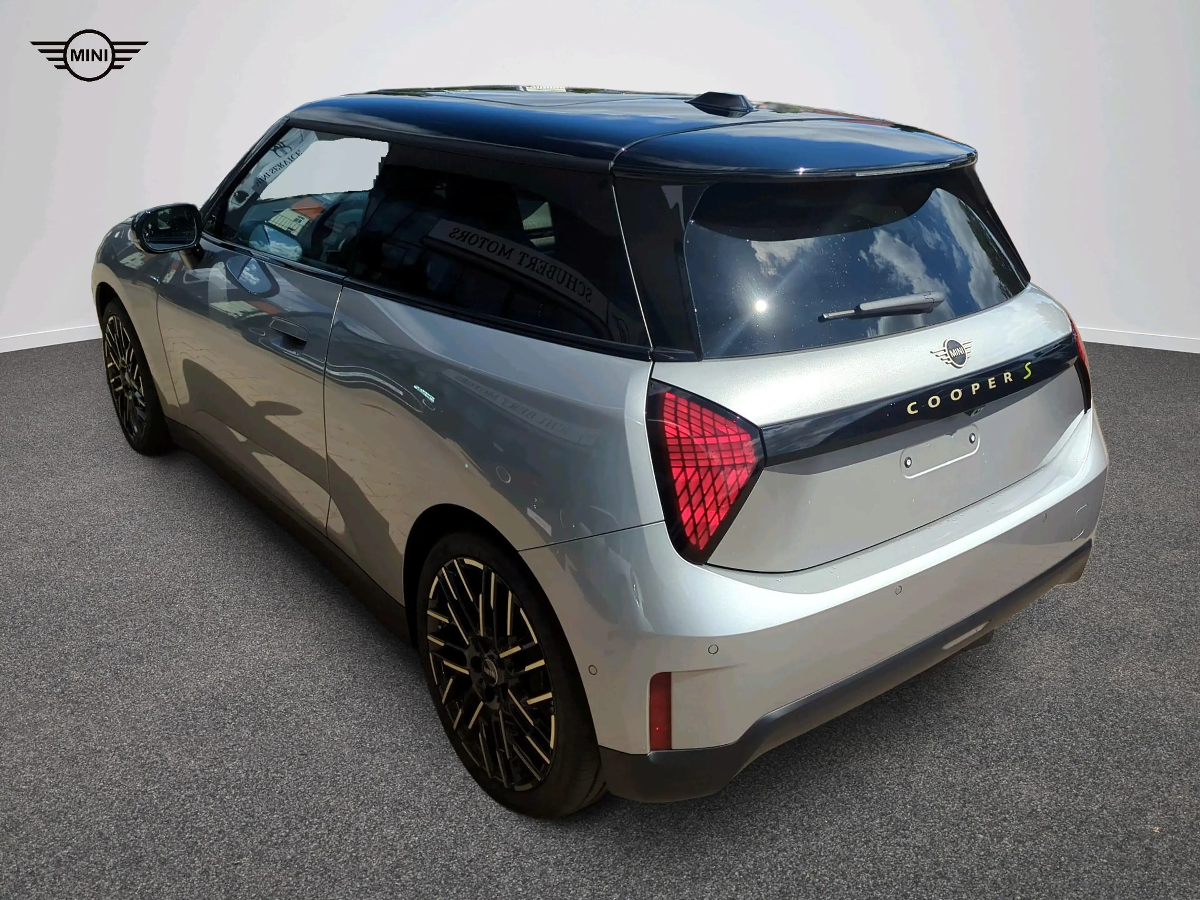MINI Cooper SE Favoured Trim — photo 4
