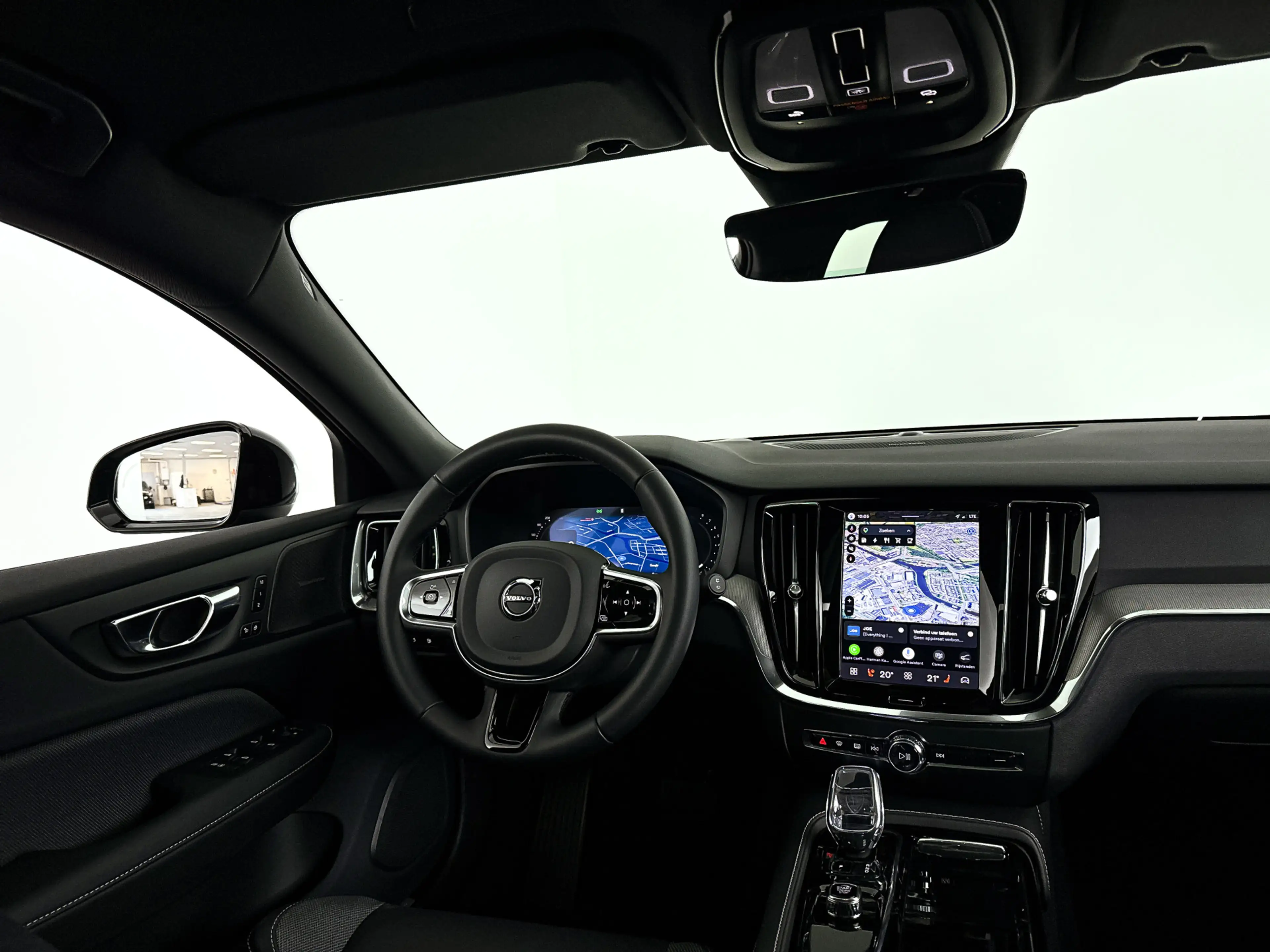 Volvo V60 T8 Plug-in hybrid AWD Plus Dark | SOH 100% | Panor — photo 9