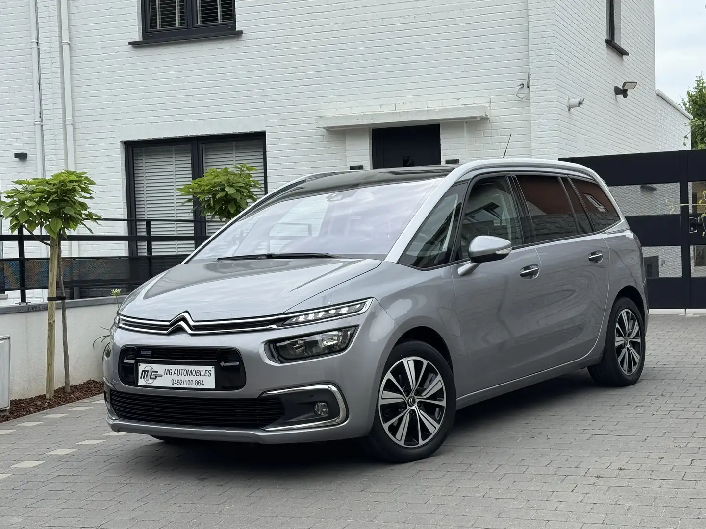 Citroen Grand C4 Picasso 1.2 ESSENCE SHINE S EXCLUSIVE 7 PLACES BOITE AUTO Gris - 2