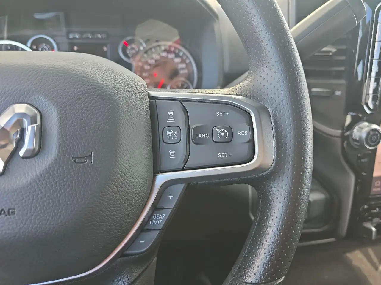 RAM 3500 снимка RAM 3500