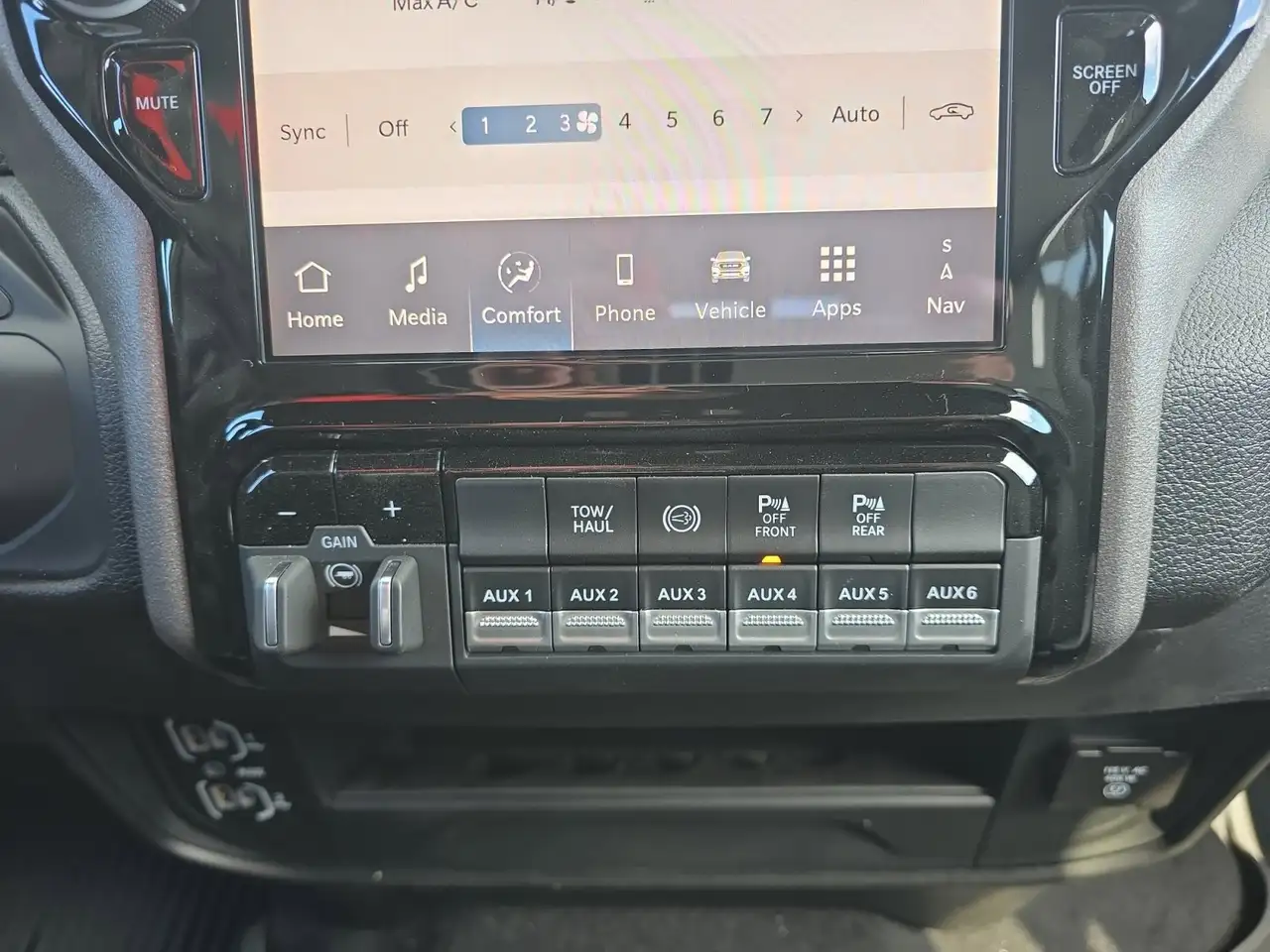 RAM 3500 снимка RAM 3500