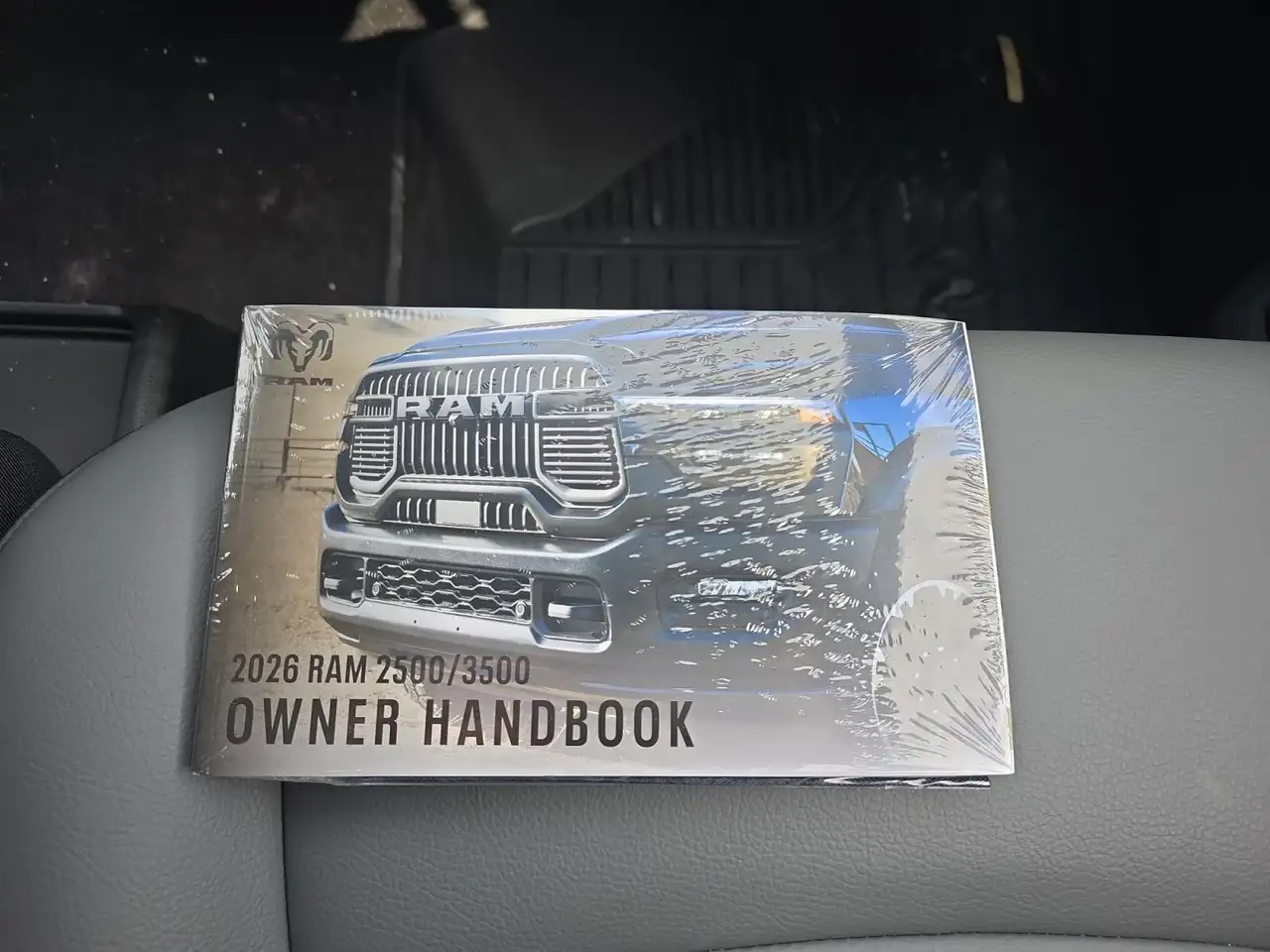 RAM 3500 снимка RAM 3500