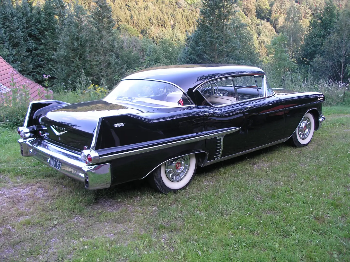 Cadillac Deville Negro - 1