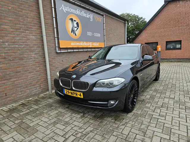 BMW 523