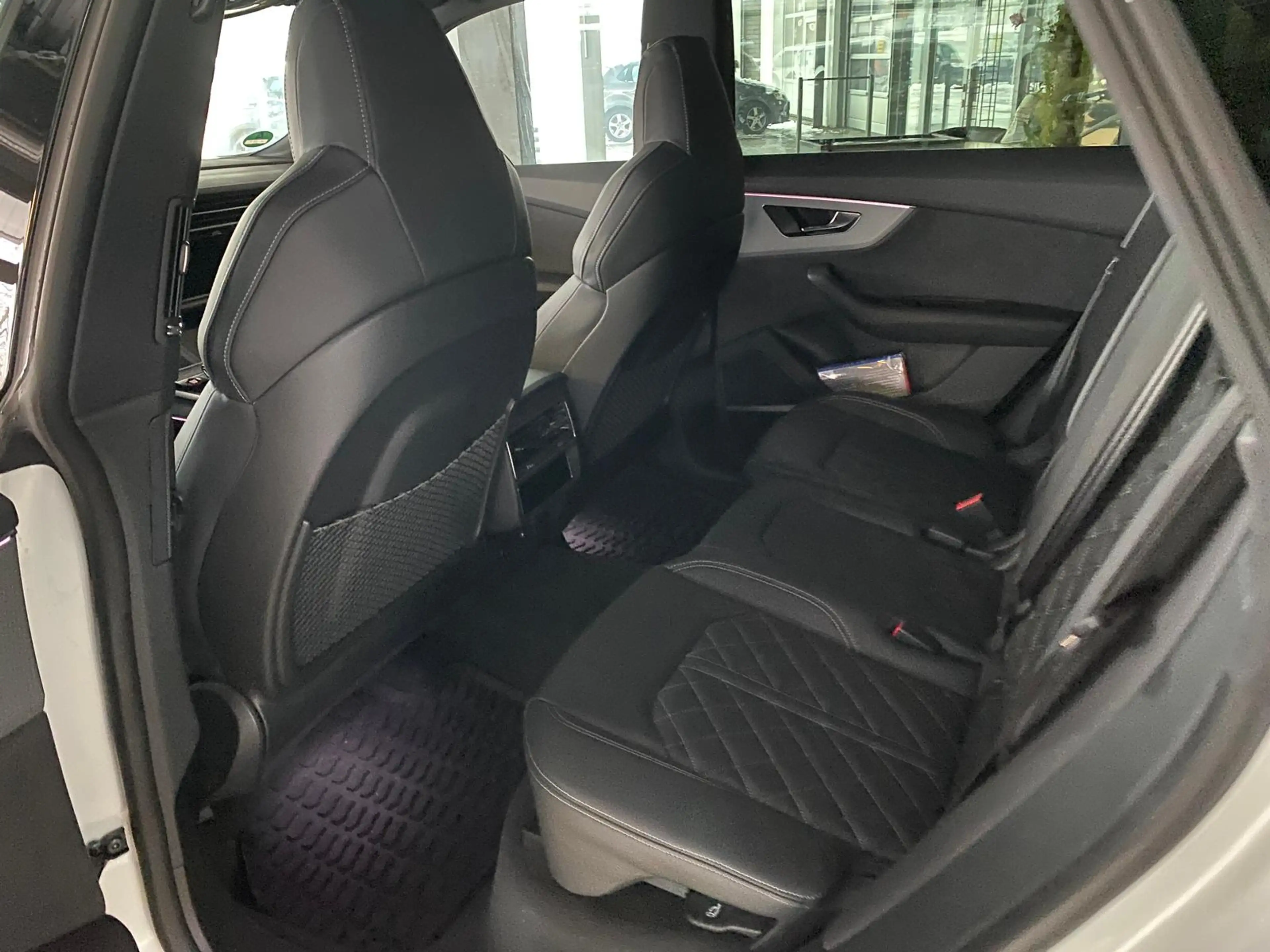 Audi SQ8 4.0 V8  B+O Matrix LED "22" LM Panoramadach — photo 7