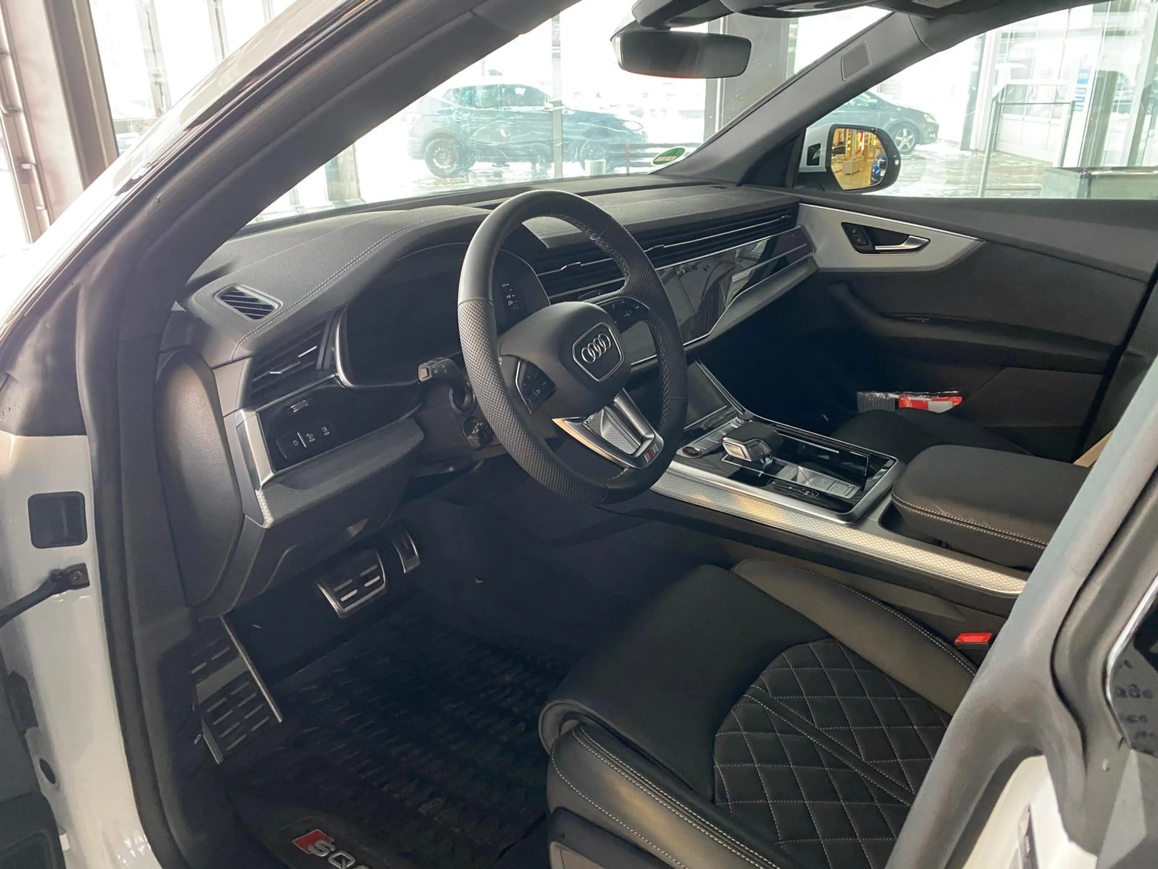 Audi SQ8 4.0 V8  B+O Matrix LED "22" LM Panoramadach — photo 6