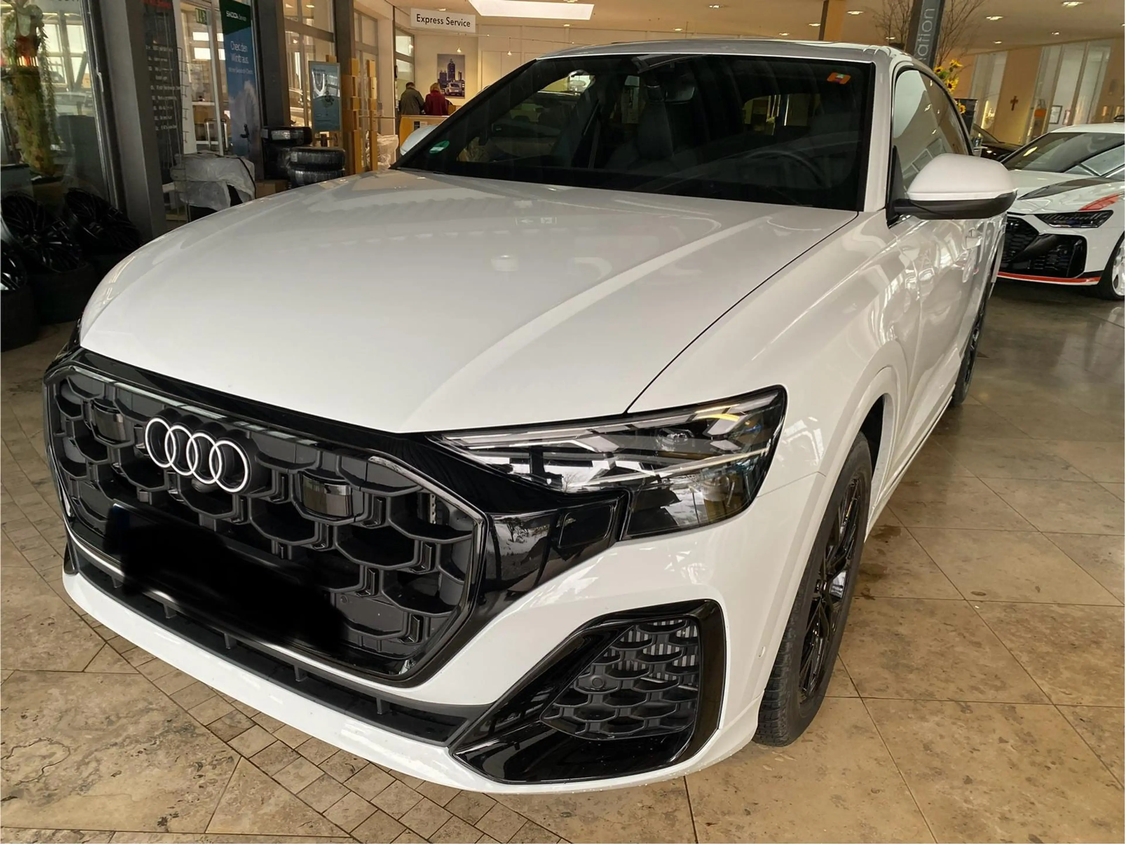 Audi SQ8 4.0 V8  B+O Matrix LED "22" LM Panoramadach — photo 9