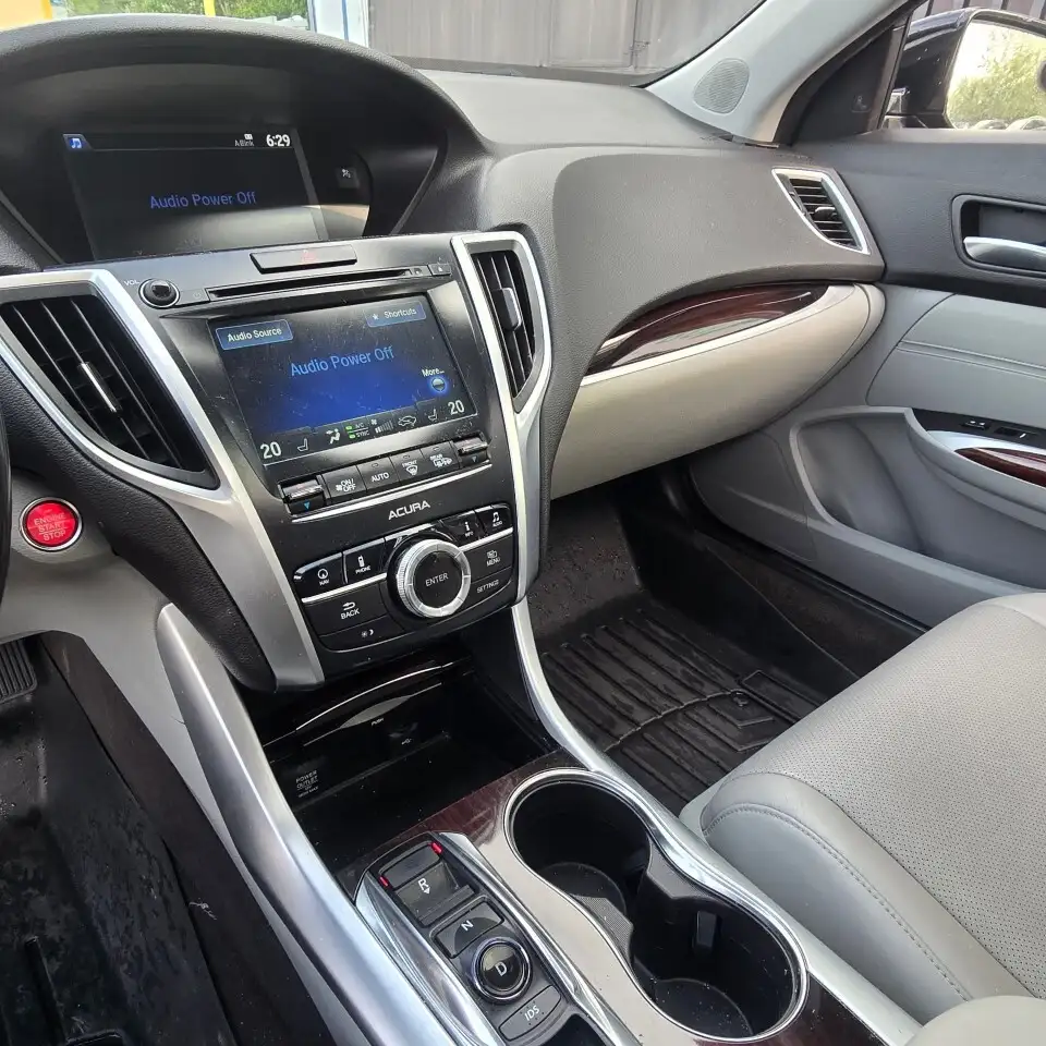 Acura TLX снимка Acura TLX
