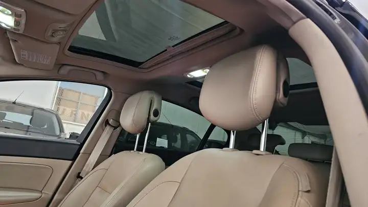 Renault Latitude 3.0 dCi V6 Initiale 2011, foto 13