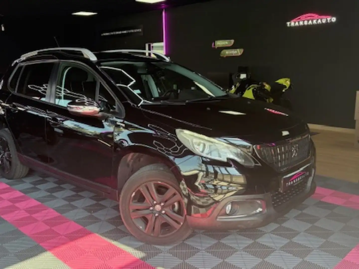 Peugeot 2008 Active 82 ch - Bluetooth - Régulateur / Limiteur de vitesse - Clim auto - Radar AV/AR Noir - 1
