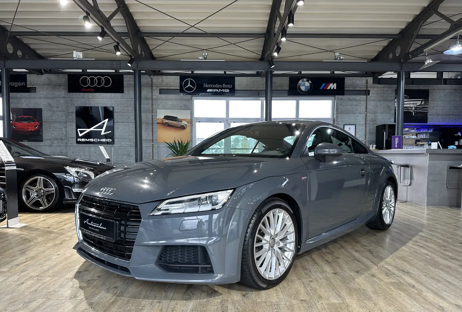 Audi TT 2.0 TDI ultra S-Line Grau - 1