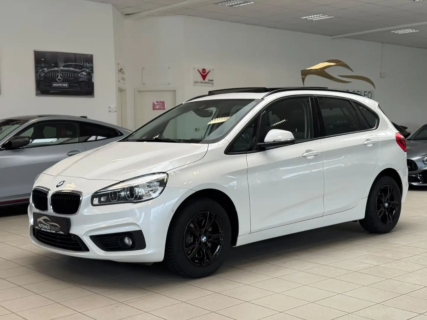 BMW 220 d Active Tourer/ADVANTAGE/PANO/LED/KAMERA/ Blanc - 1