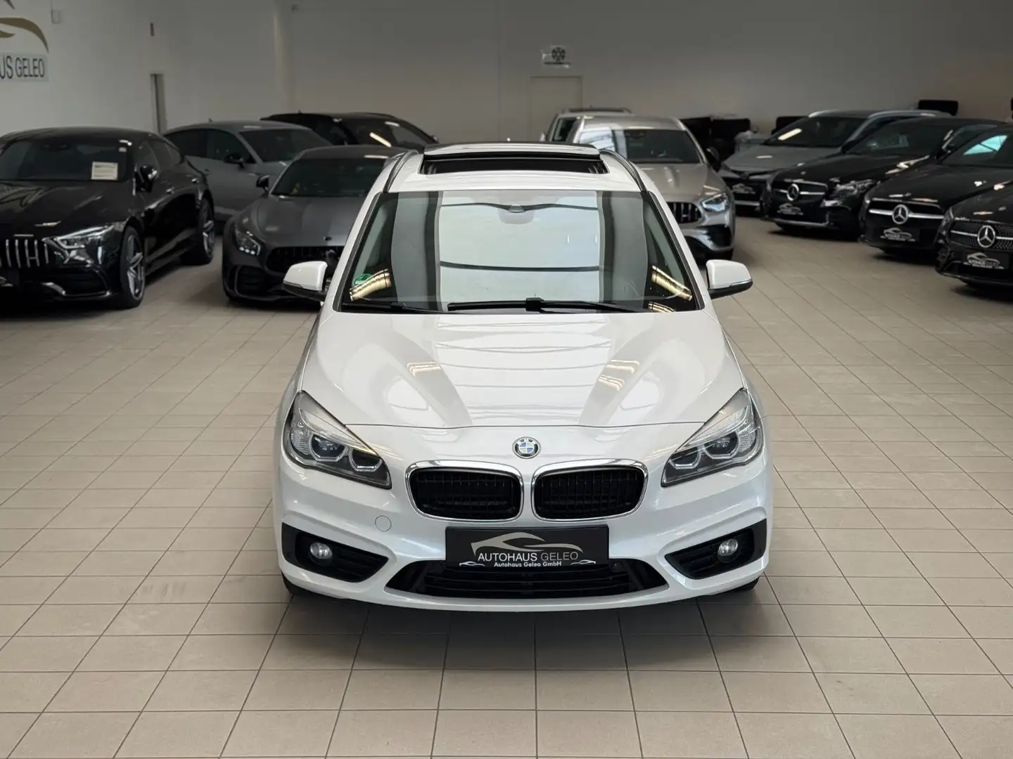 BMW 220 d Active Tourer/ADVANTAGE/PANO/LED/KAMERA/ Blanc - 2