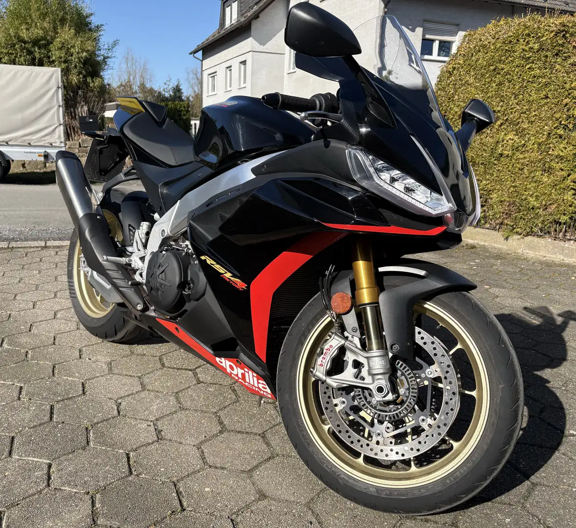 Aprilia RSV4 Factory Ultra Dark Negro - 1
