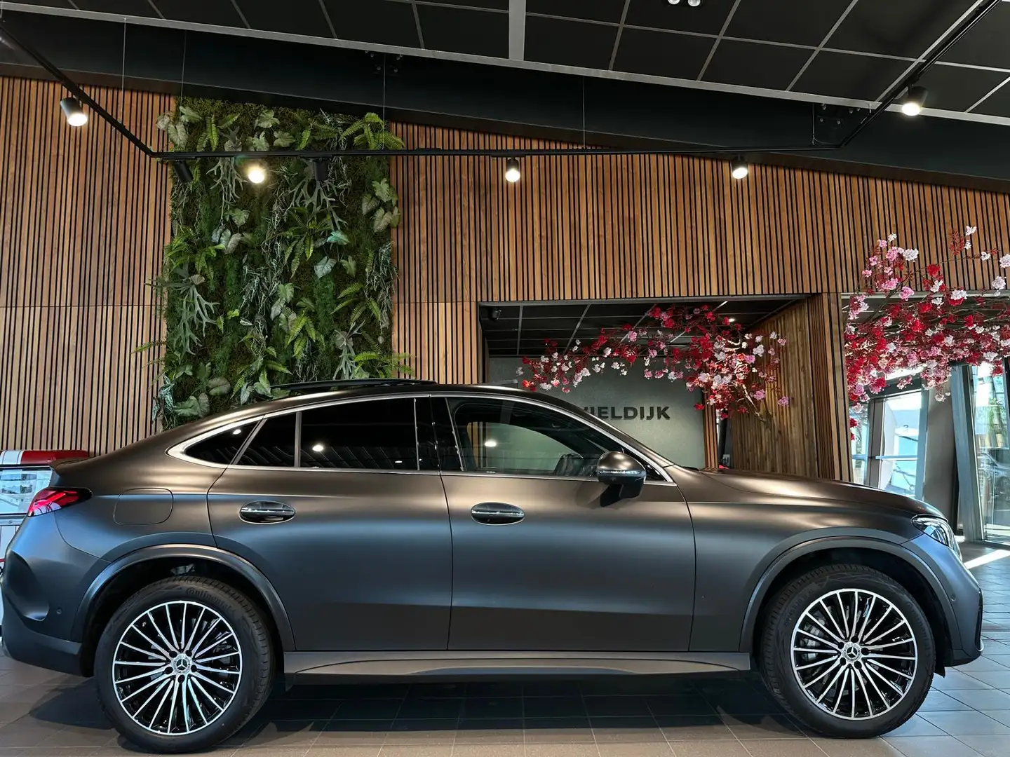 Mercedes-Benz GLC 400 Coupé 400e 4MATIC AMG Line EDITION Gri - 2