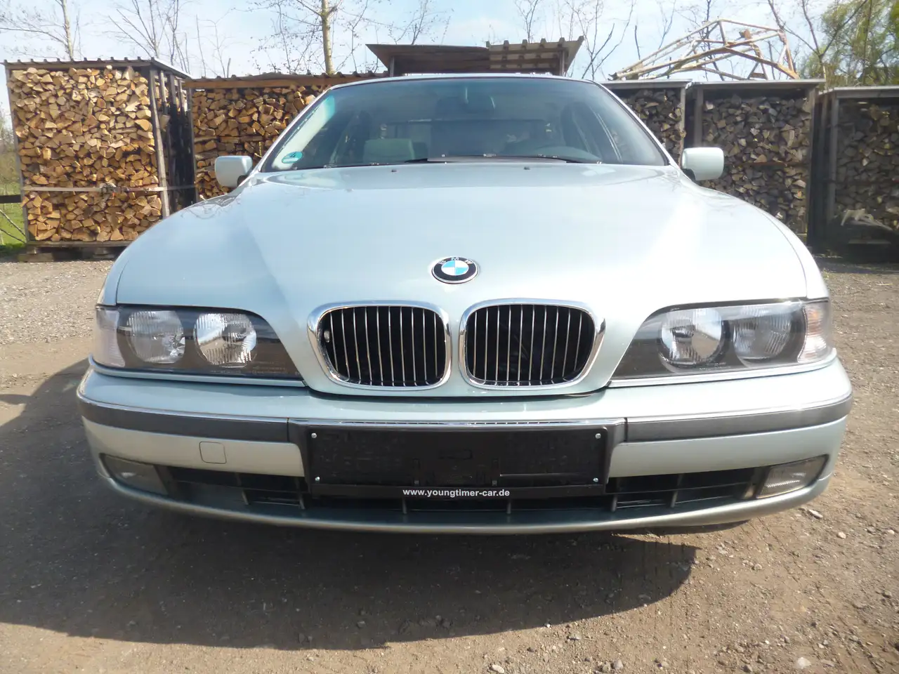 BMW 523