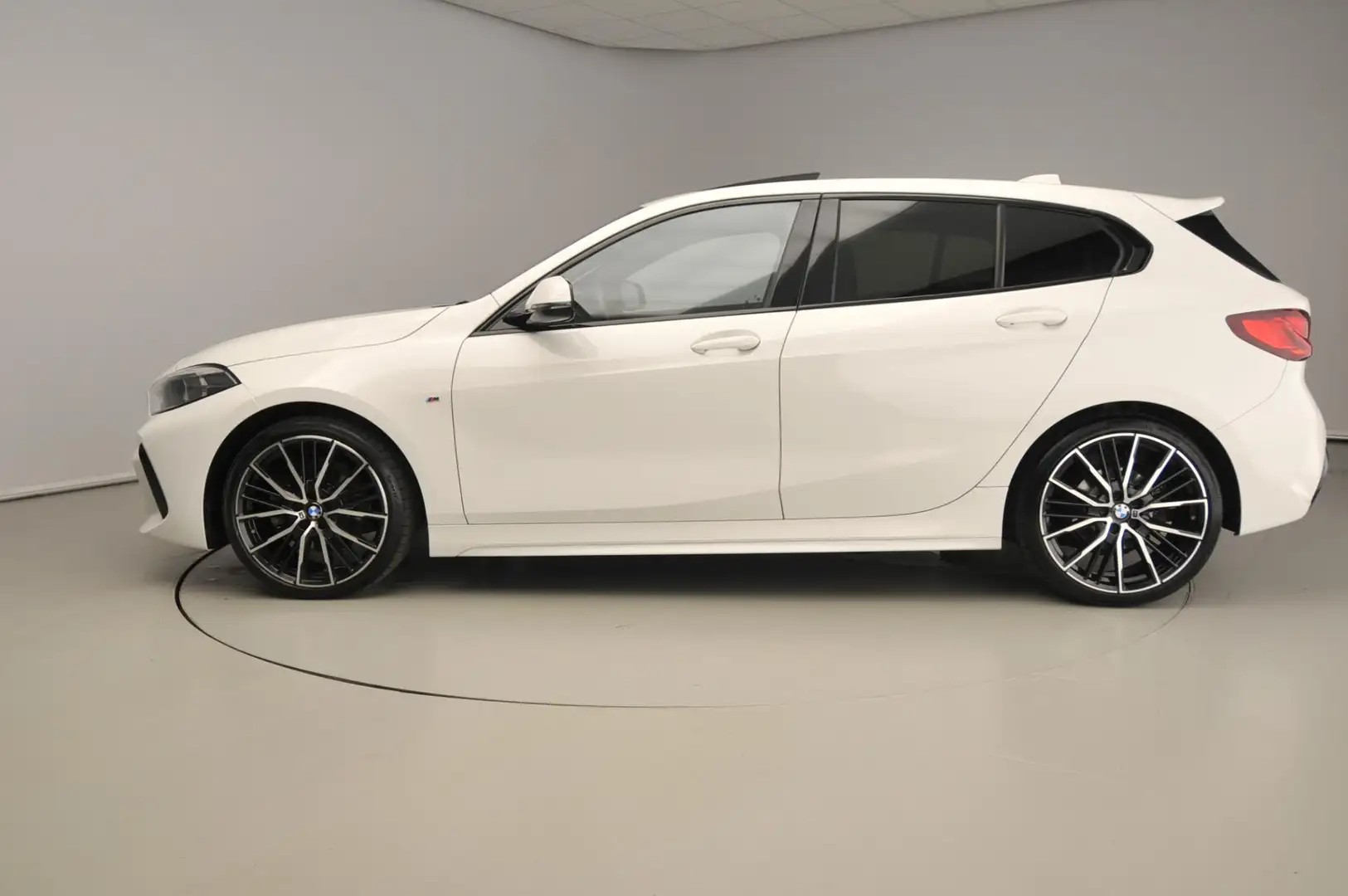 BMW 118 1-serie 118i Automaat M Sport Plus | Panoramadak | Wit - 2