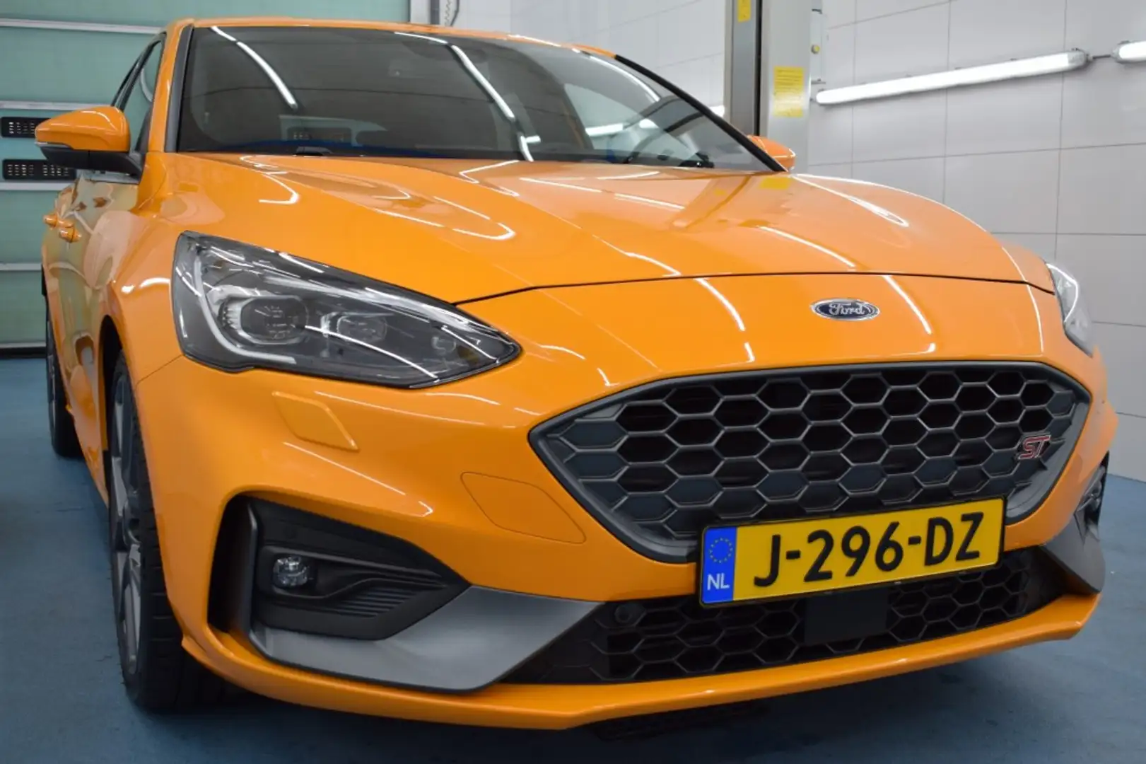 Ford Focus 2.3 ECOBOOST ST-3 Oranje - 1