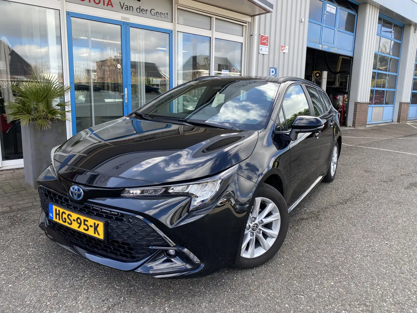 Toyota Corolla Touring Sports Hybrid 140 Business Negro - 2
