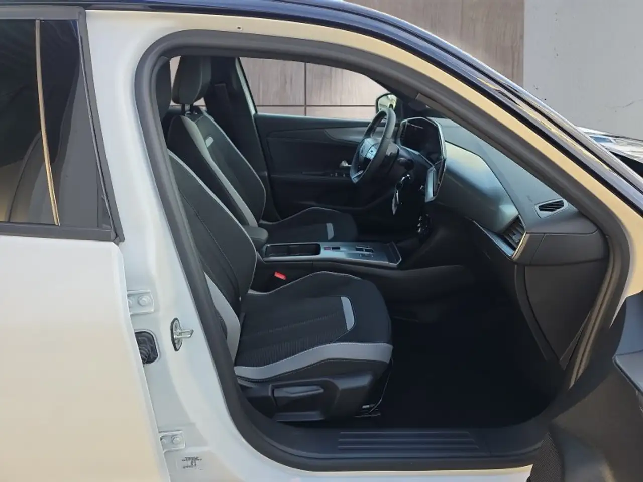 Opel Mokka GS 1,2 Hybrid LED/Kamera/Winterp/Klimaaut., миниатюра 17