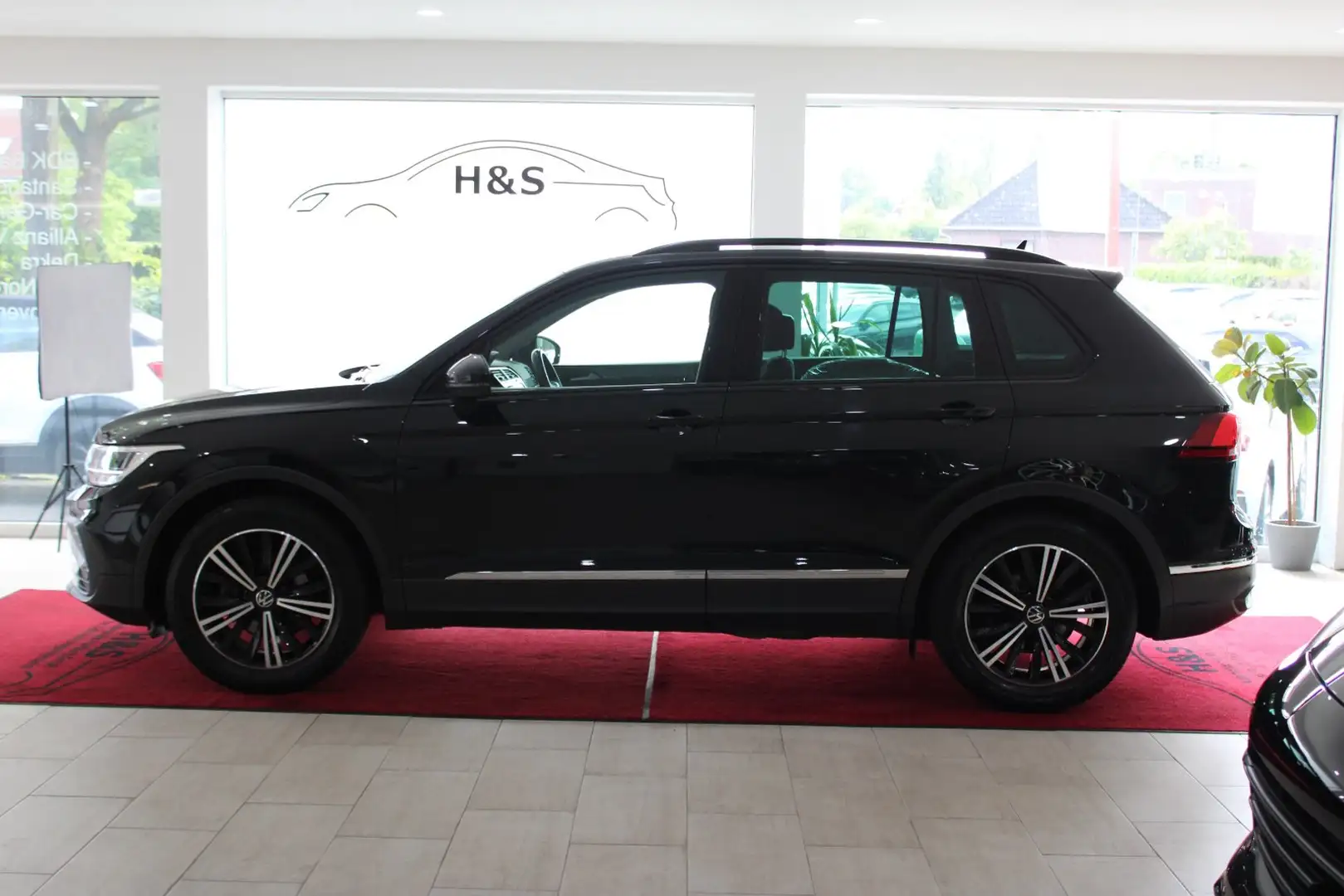 Volkswagen Tiguan 1.5 TSI Life 18ZOLL*1.HAND*STANDHEIZUNG Noir - 2