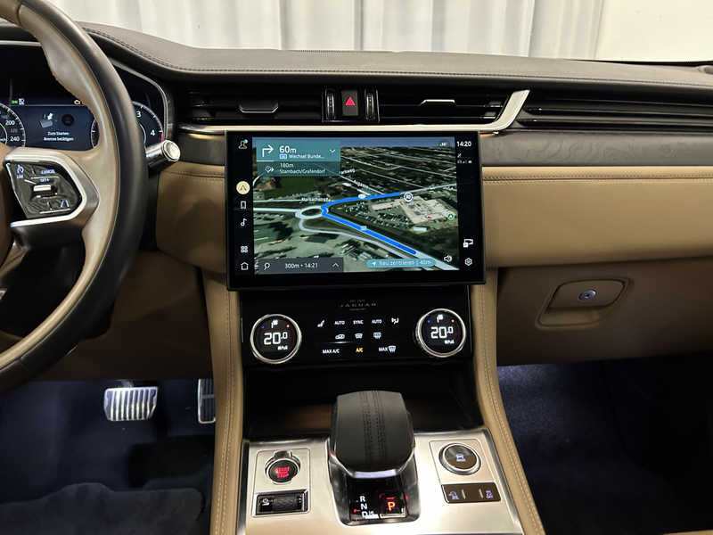 Jaguar F-Pace SE D200 AWD — photo 12