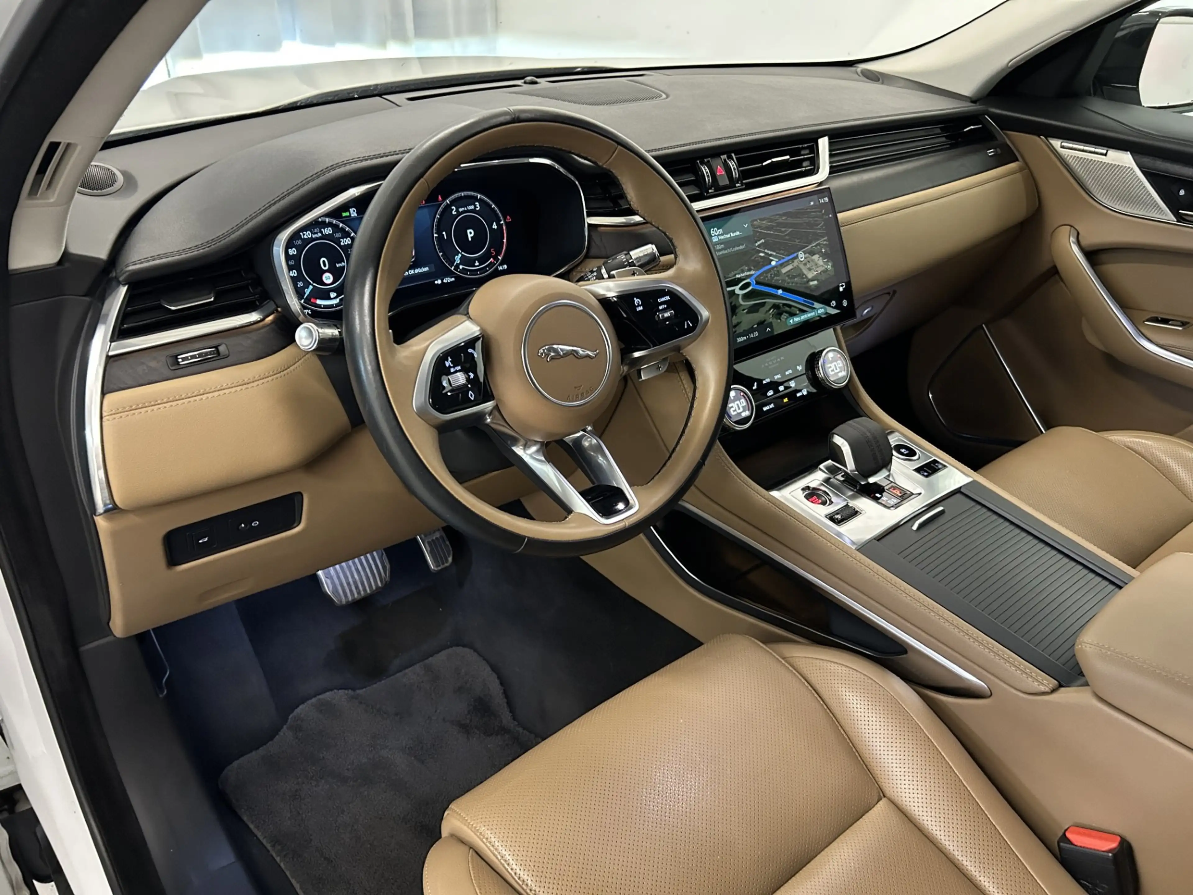 Jaguar F-Pace SE D200 AWD — photo 8