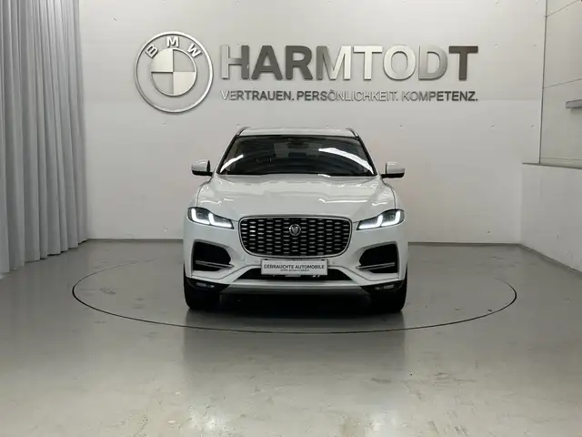 Jaguar F-Pace view 7