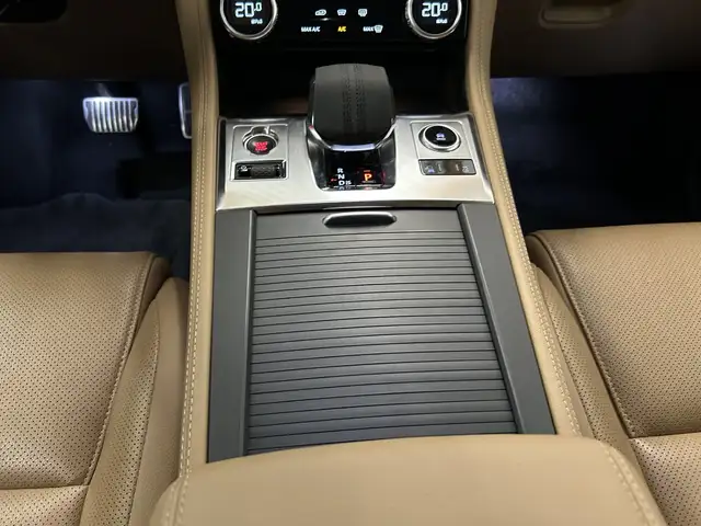 Jaguar F-Pace view 13