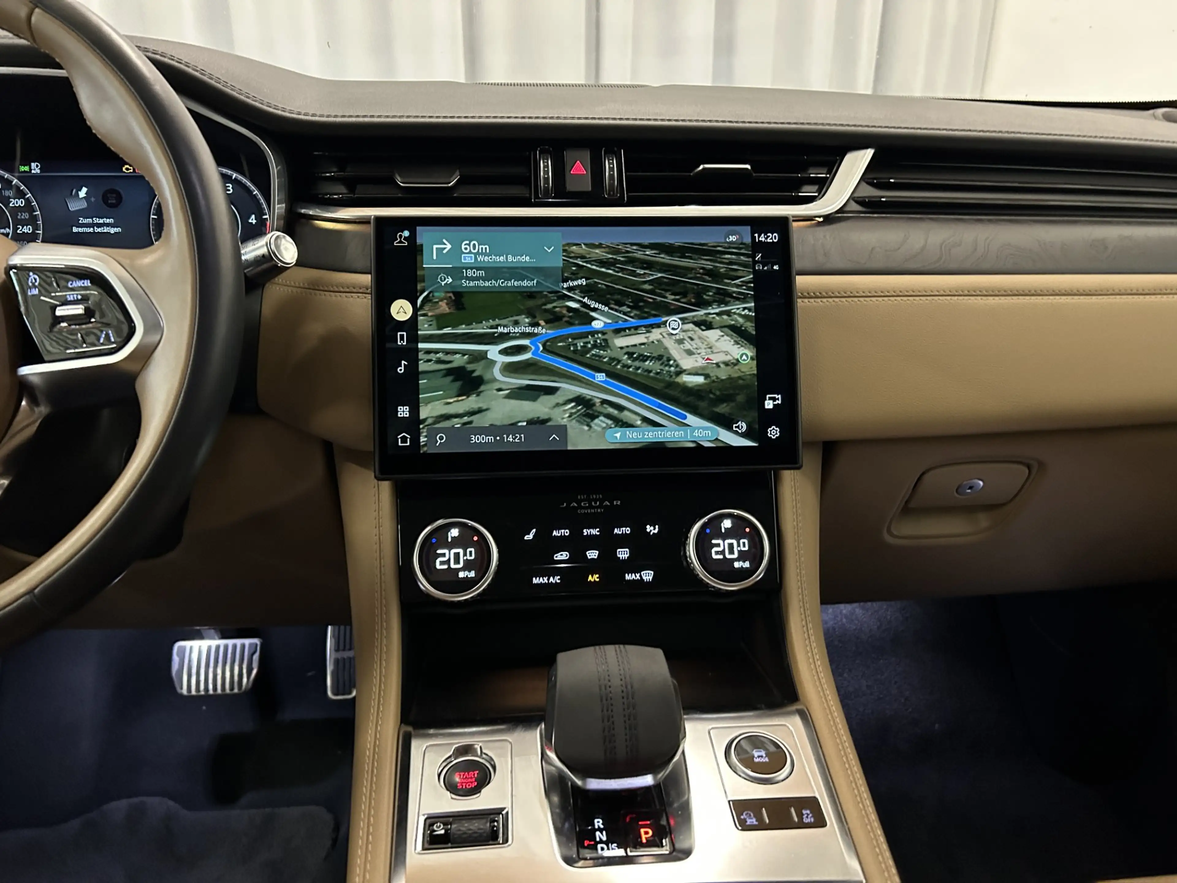 Jaguar F-Pace SE D200 AWD — photo 12