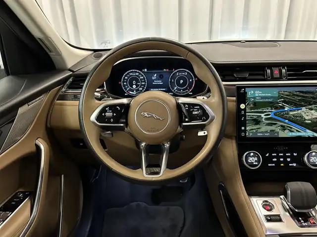 Jaguar F-Pace view 11