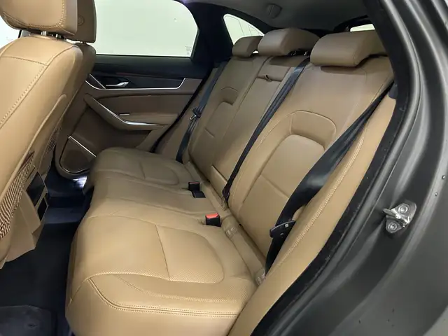 Jaguar F-Pace view 15