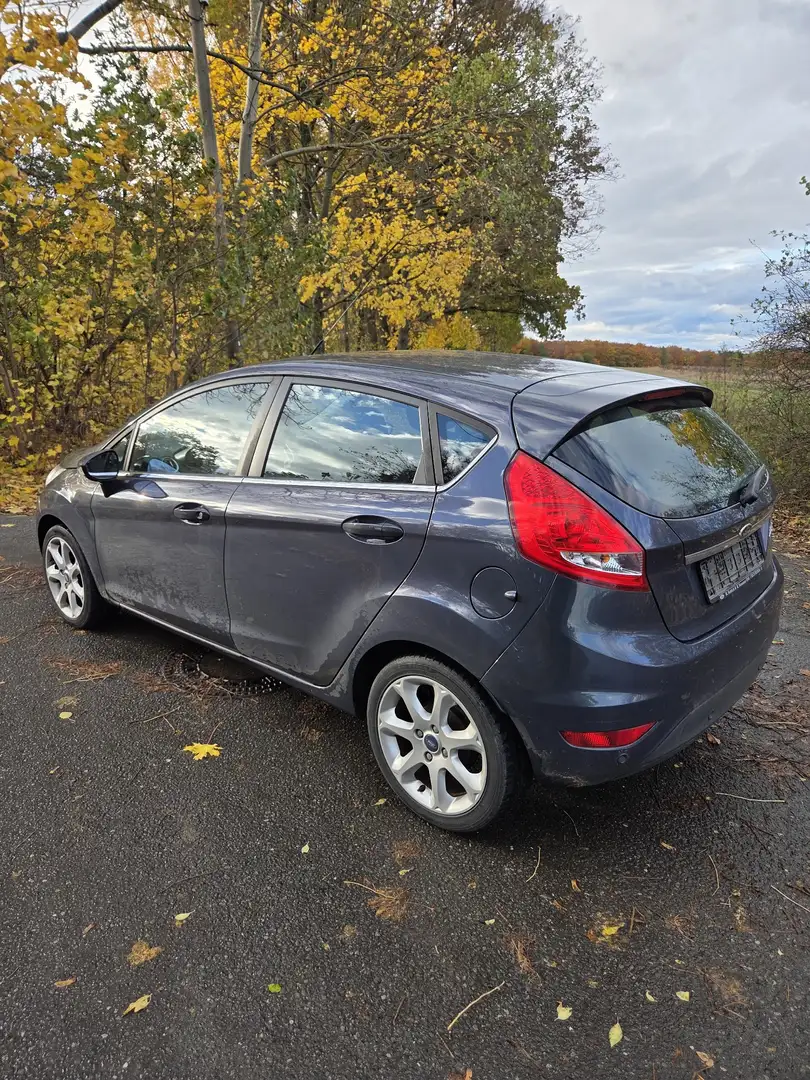 Ford Fiesta Titanium 1.4 Klimaautomatik Sitzhzg PDC neuer TÜV Grau - 1