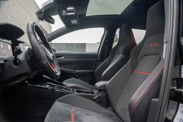 Volkswagen Golf view 11