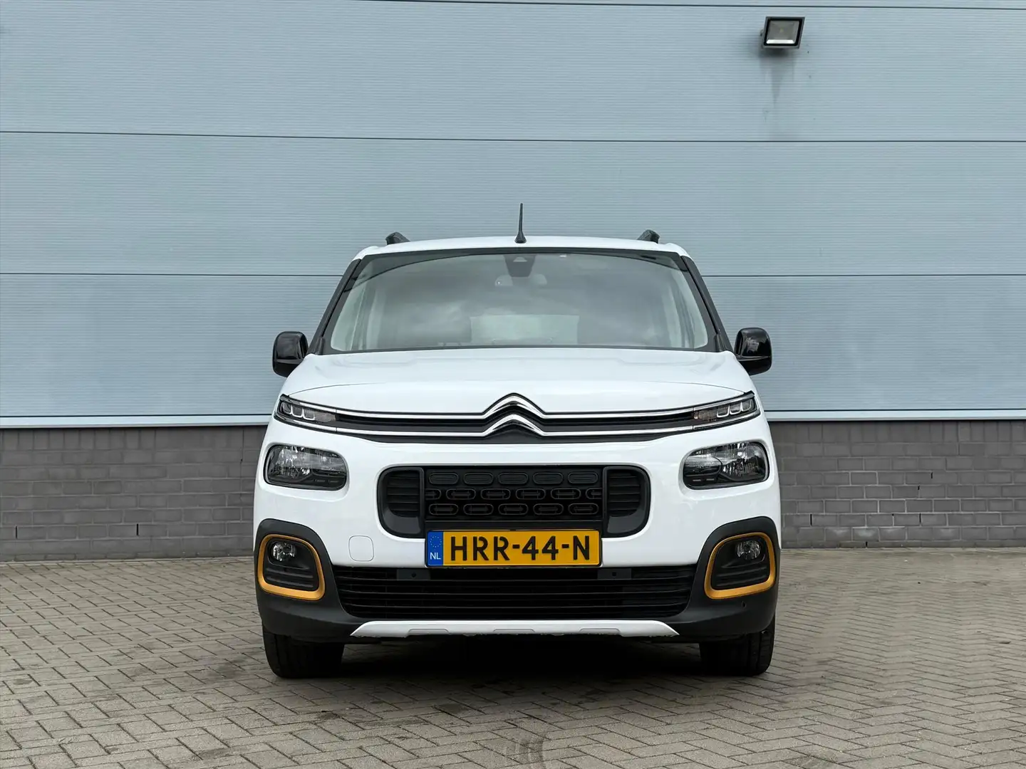Citroen Berlingo 1.2 Turbo 130pk EAT8 Shine Automaat I Navigatie I Wit - 2