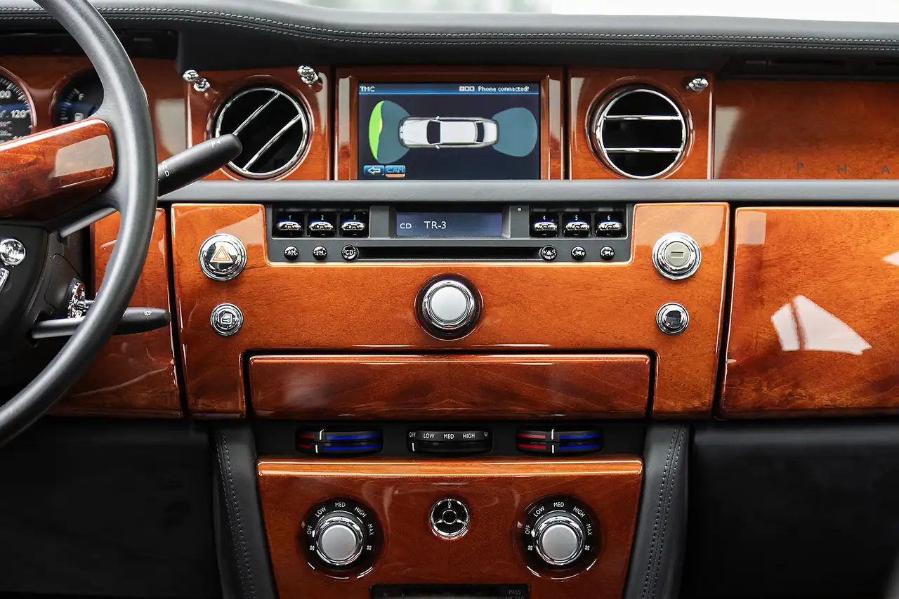 Rolls-Royce Phantom photo Rolls-Royce Phantom