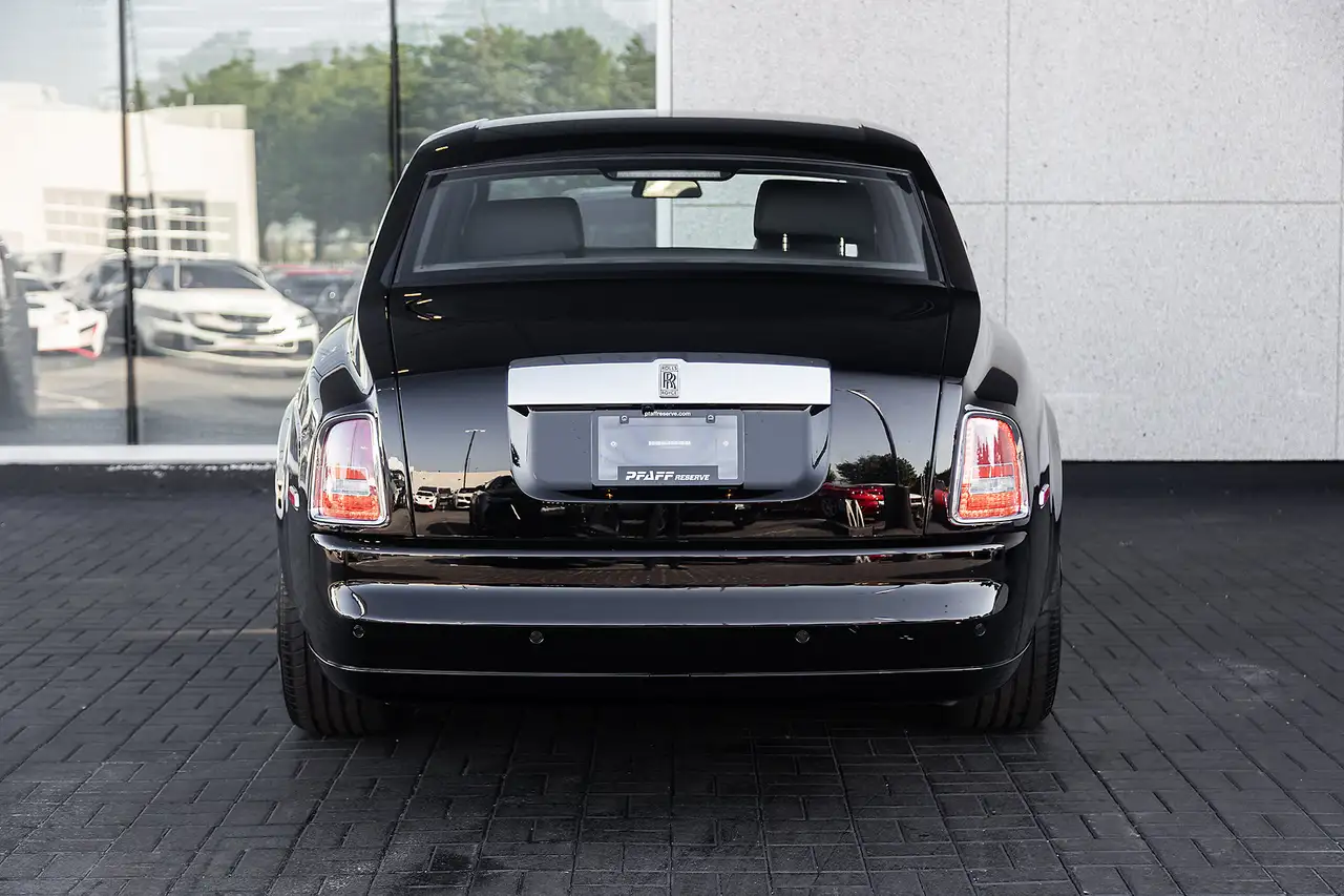 Rolls-Royce Phantom photo Rolls-Royce Phantom
