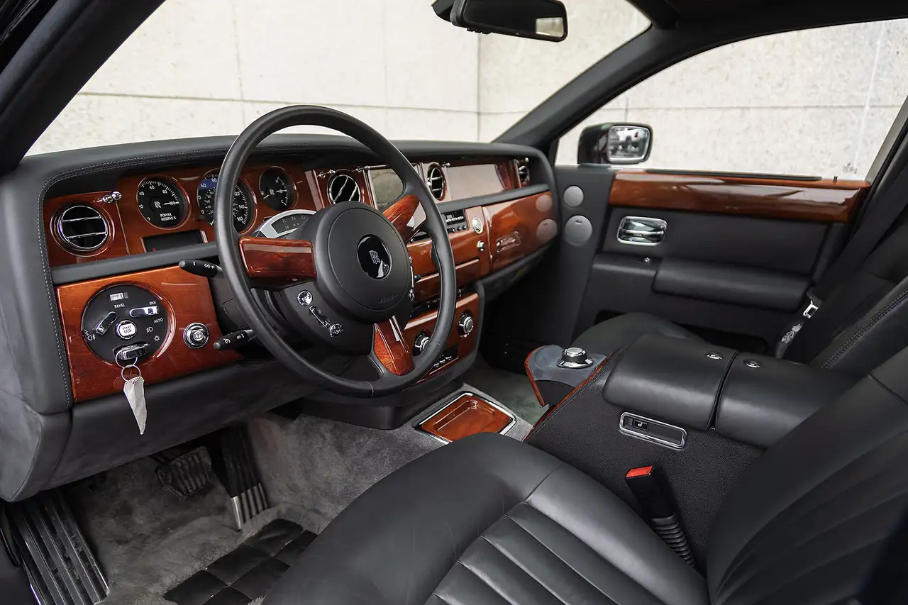 Rolls-Royce Phantom photo Rolls-Royce Phantom