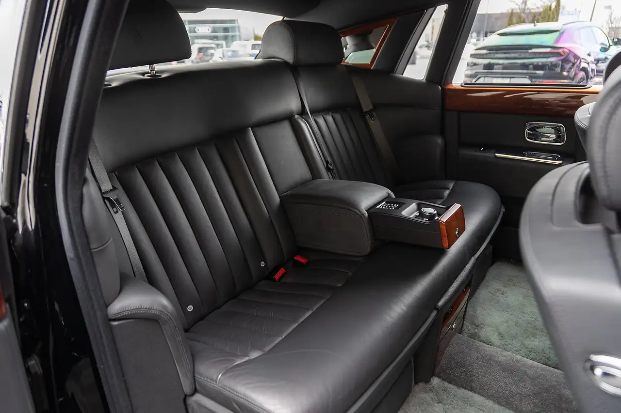Rolls-Royce Phantom photo Rolls-Royce Phantom