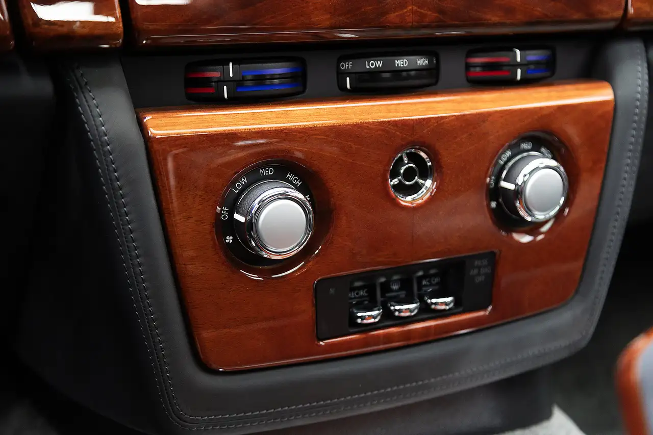 Rolls-Royce Phantom photo Rolls-Royce Phantom